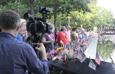 11 Eylül Anıtı 'nın Sıfır Noktasına Genel İzin Verildi. 11 Eylül 2021, New York, ABD: Halka New York 'taki ikiz kulelere düzenlenen terörist saldırının 20. yıldönümü boyunca 11 Eylül' ün başlangıç noktasını görme izni verildi. 