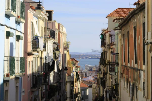 Γειτονιά Του Αρρώου Σεπτεμβρίου 2021 Λισαβόνα Πορτογαλία Κίνηση Στην Περιοχή — Φωτογραφία Αρχείου