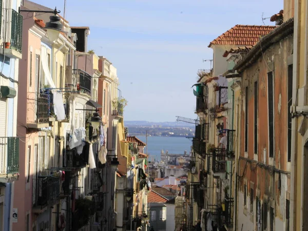Γειτονιά Του Αρρώου Σεπτεμβρίου 2021 Λισαβόνα Πορτογαλία Κίνηση Στην Περιοχή — Φωτογραφία Αρχείου