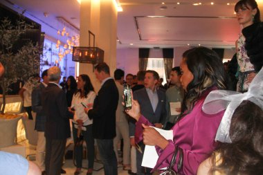 NYFW SS 22: BACKSTAGE. 12 Eylül 2021, New York, ABD: COVID-19 kısıtlamaları nedeniyle bir yıldan uzun bir süre çevrimiçi yayın yaptıktan sonra, New York Moda Haftası kişisel geçit törenlerine geri dönüyor ve Under World 'ün Geri Dönüşünü sunuyor