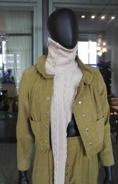 NYFW SS 22: BACKSTAGE. 12 Eylül 2021, New York, ABD: COVID-19 kısıtlamaları nedeniyle bir yıldan uzun bir süre çevrimiçi yayın yaptıktan sonra, New York Moda Haftası kişisel geçit törenlerine geri dönüyor ve Under World 'ün Geri Dönüşünü sunuyor