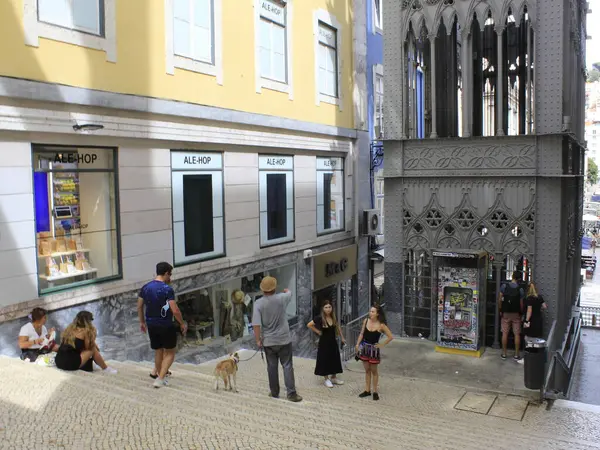 Santa Justa Lift Lisszabonban 2021 Szeptember Lisszabon Portugália Turisták Mozgása — Stock Fotó