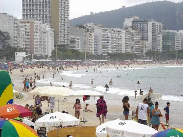Int Meteo Bagnanti Sulla Spiaggia Copacabana Rio Janeiro Settembre 2021 — Foto Stock