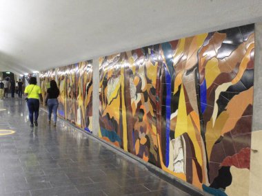 14 Eylül 2021, Lizbon, Portekiz: Lizbon metro yeşil hattının Arroios istasyonundaki yolcu hareketi, 14 Eylül 2021 tarihinde yeniden açıldı.. 