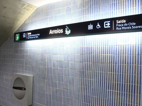 September 2021 Lissabon Portugal Passagiersverkeer Station Arroios Van Groene Metrolijn — Stockfoto