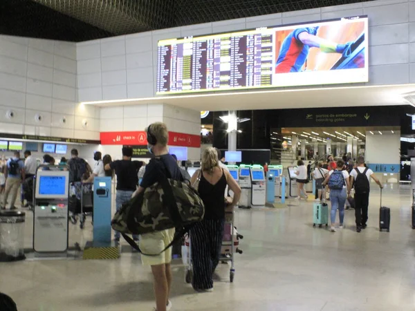 Międzynarodowe Lotnisko Lizbonie Września 2021 Lizbona Portugalia Ruch Pasażerów Międzynarodowym — Zdjęcie stockowe