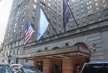 Brezilya Başkanı 'nın New York' taki UNO Genel Kurulu 76. Oturumu için Barclay Hotel 'e gelişi. 19 Eylül 2021, New York, ABD: Brezilya Cumhurbaşkanı Jair Bolsonaro 'nun BM' nin 76. oturumu için Barclay Otel 'e gelişi
