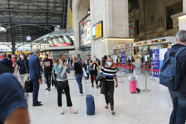 Settimana Della Moda Milano Settembre 2021 Milano Movimento Alla Stazione — Foto Stock