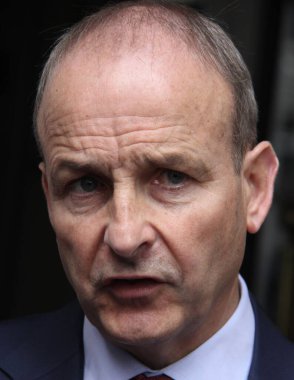 İrlanda Başbakanı otelinin önünde basın mensuplarına konuştu. 22 Eylül 2021, New York, ABD: İrlanda Başbakanı Michael Martin, BM 'nin 76. Oturumu sırasında Manhattan' daki otelinin önünde basına konuştu.