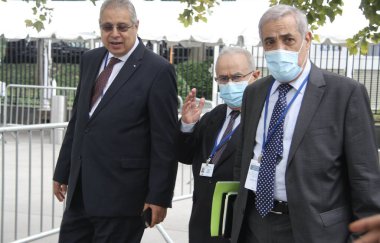 Yüksek rütbeli kişiler BM Genel Meclisi 'nden ayrılıyor. 22 Eylül 2021, New York, ABD: Yüksek rütbeli kişilerin 22 Eylül Çarşamba günü New York 'taki BM Genel Kurulu 76. Oturumundan ayrıldıkları görüldü). 