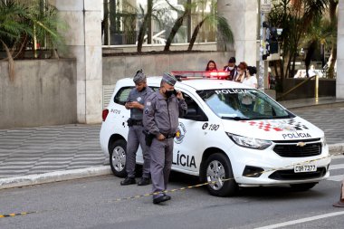 Feira da Madrugada 'daki tüccarlar Sao Paulo Sarayı önünde protesto ediyorlar. 23 Eylül 2021, Sao Paulo, Brezilya
