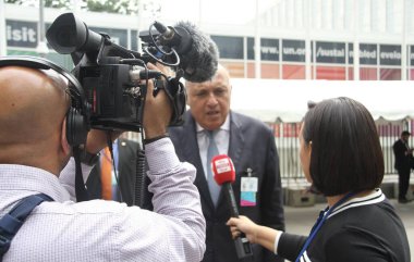 Mısır Dışişleri Bakanı Semih Shoukry BM Genel Kurulunda. 22 Eylül 2021, New York, ABD: Mısır Dışişleri Bakanı Sameh Shoukry, BM Genel Kurulu 76. Oturumundan çıkarken basın toplantısı düzenlerken görülüyor. 