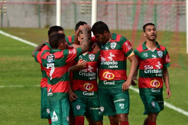 (Paulista Kupası: Portuguesa ve Taubate. 24 Eylül 2021, Sao Paulo, Brezilya: Sao Paulo-SP 'deki Dr. Oswaldo Teixeira Duarte Stadyumu' nda düzenlenen 2021 Paulista Kupası 'nın 4. turu için Portekiz ile Taubate arasında oynanan futbol maçı.