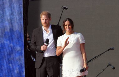 (New York Global Citizen Live 'dan Prens Harry ve Meghan. 25 Eylül 2021, New York, ABD: Prens Harry ve Meghan The Global Citizen Live sırasında New York 'taki Central Park çimlerinde müzik performansları ve ünlü insanların varlığı ile konuştular