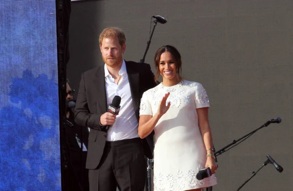 (New York Global Citizen Live 'dan Prens Harry ve Meghan. 25 Eylül 2021, New York, ABD: Prens Harry ve Meghan The Global Citizen Live sırasında New York 'taki Central Park çimlerinde müzik performansları ve ünlü insanların varlığı ile konuştular