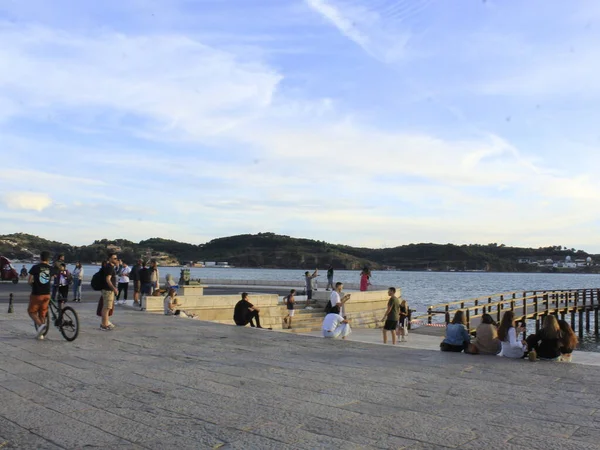 September 2021 Lissabon Portugal Menschen Genießen Den Sonnenuntergang Torre Belem — Stockfoto