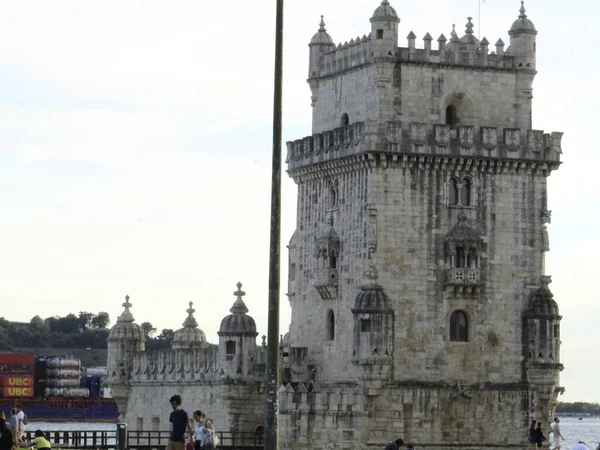 Setembro 2021 Lisboa Portugal Movimento Pessoas Apreciando Pôr Sol Torre — Fotografia de Stock