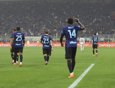 Milan (İtalya), 10 / 04 / 2025 - Football / Italian Championship / Inter Milan vs Cremonese - Inter Milan 'dan Bonny gol atıyor ve Inter Milan ile Cremonese arasındaki maçtaki golünü kutluyor. (Edson de souza 2nci bölüm))