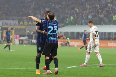 Milan (İtalya), 10 / 04 / 2025 - Football / Italian Championship / Inter Milan vs Cremonese - Inter Milan 'dan Nicolo Barella gol attı ve Inter Milan ile Cremonese arasındaki maçtaki golünü kutladı. (Edson de souza 2nci bölüm))