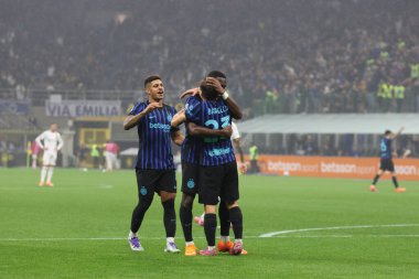 Milan (İtalya), 10 / 04 / 2025 - Football / Italian Championship / Inter Milan vs Cremonese - Inter Milan 'dan Nicolo Barella gol attı ve Inter Milan ile Cremonese arasındaki maçtaki golünü kutladı. (Edson de souza 2nci bölüm))