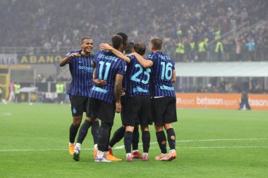 Milan (İtalya), 10 / 04 / 2025 - Football / Italian Championship / Inter Milan vs Cremonese - Inter Milan 'dan Nicolo Barella gol attı ve Inter Milan ile Cremonese arasındaki maçtaki golünü kutladı. (Edson de souza 2nci bölüm))