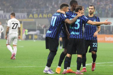 Milan (İtalya), 10 / 04 / 2025 - Football / Italian Championship / Inter Milan vs Cremonese - Inter Milan 'dan Nicolo Barella gol attı ve Inter Milan ile Cremonese arasındaki maçtaki golünü kutladı. (Edson de souza 2nci bölüm))