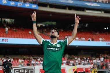 Sao Paulo (SP), 10 / 05 / 2025 - Brasileirao / Sao Paulo vs Palmeiras - Player Lopez Morumbis 'te oynanan Brezilya Serie A futbol şampiyonasında Sao Paulo ve Palmeiras arasındaki maçta golünü attı ve kutladı. (Fabricio bomjardim\ Yeni 2)