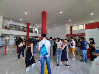 Sao Paulo (SP), 10 / 05 / 2025 - kamu / CNU / SP yarışması - adaylar Sao Paulo şehir merkezindeki FMU Liberdade kampüsüne Birleşik Kamu Yarışması (CNU) için geldiler. (Leandro Chemalle / Yeniler 2)       