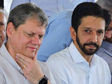 Sao Paulo Paulo (sp), 10 / 05 / 2025 - Sao Paulo Tarcisio de freitas valisi ve Billings barajındaki yüzen fotovoltaik santralin (uff araucaria) açılışında Sao Paulo Ricardo rahibeleri belediye başkanı. (Leandro Chemalle\ Yeni 2))       