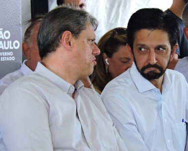 Sao Paulo Paulo (sp), 10 / 05 / 2025 - Sao Paulo Tarcisio de freitas valisi ve Billings barajındaki yüzen fotovoltaik santralin (uff araucaria) açılışında Sao Paulo Ricardo rahibeleri belediye başkanı. (Leandro Chemalle\ Yeni 2))       