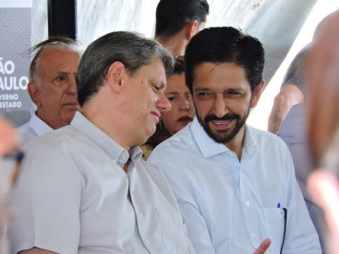 Sao Paulo Paulo (sp), 10 / 05 / 2025 - Sao Paulo Tarcisio de freitas valisi ve Billings barajındaki yüzen fotovoltaik santralin (uff araucaria) açılışında Sao Paulo Ricardo rahibeleri belediye başkanı. (Leandro Chemalle\ Yeni 2))       