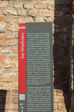 Milan (İtalya), 8 Ekim 2025 - San Simpliciano Bazilikası Sant 'Ambrogio' nun Milan 'ı dört kilisenin inşaatı yoluyla gerçek bir Hıristiyanlık merkezi haline getirme iddialı projesine doğumu borçludur. (Edson de souza 2nci bölüm))           