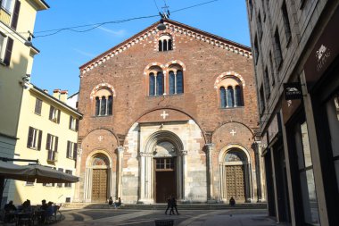 Milan (İtalya), 8 Ekim 2025 - San Simpliciano Bazilikası Sant 'Ambrogio' nun Milan 'ı dört kilisenin inşaatı yoluyla gerçek bir Hıristiyanlık merkezi haline getirme iddialı projesine doğumu borçludur. (Edson de souza 2nci bölüm))           