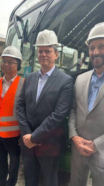 Sao Paulo (SP), 10 / 08 / 2025 - Sao Paulo valisi ve Belediye Başkanı Ricardo Nunes, Çin şirketi BYD 'den bir tren ve Yeşil Koridor' da faaliyet gösterecek bir otobüse bindiler. (oslaim brito\ the new 2color)        