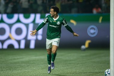 Sao Paulo (SP), 10/11/2025 - Brasileirao/Palmeiras vs Juventude - Felipe Anderson celebrates his goal in the match between Palmeiras and Juventude, for the 12th round of the Brazilian Football Championship, on Saturday night, October 11, 2025