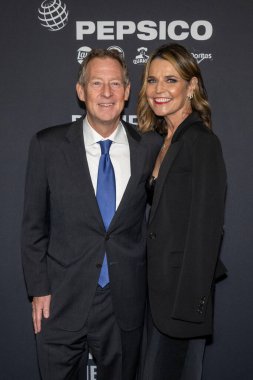(NEW) Project Healthy Minds 3rd Annual Gala. October 09, 2025, New York, New York, USA: (L-R) Mike Feldman and Savannah Guthrie attend the Project Healthy Minds 3rd Annual Gala at Spring Studios on October 09, 2025 in New York  (m10s\thenews2)