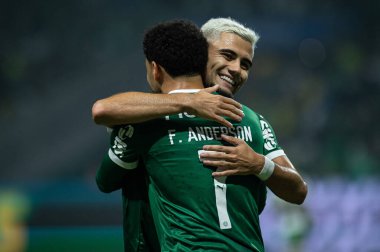 Sao Paulo (SP), 10/11/2025 - Brasileirao/Palmeiras vs Juventude - Felipe Anderson celebrates his goal with Andreas Pereira in the match between Palmeiras and Juventude, for the 12th round of the Brazilian Football Championship, on Saturday night