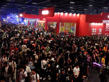 Sao Paulo (SP), October 11, 2025 - Technology/Games/BGS - Crowd movement on the third day of the Brazil Game Show in the Anhembi district. Thousands of players line up to test games from Nintendo, Sega, PlayStation, Konami (leandro chemalle/thenews2)