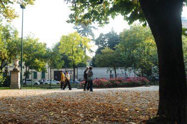 Milan (Italy), 10/11/2025- Parco Palestro/Milan/Nature- There was a large movement of people at Parco Palestro in Milan, on the mild afternoon of this Saturday, October 11, 2025. (Edson De Souza/Thenews2) 