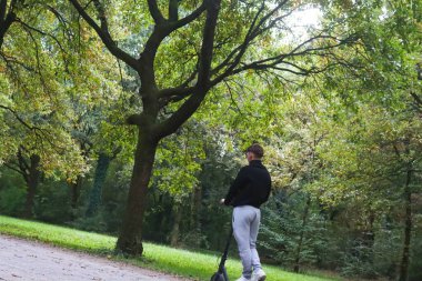 Milan (Italy), October 14, 2025 - Parco Nord Milano / Autumn / Physical Activities - On the coldest afternoon of Tuesday, October 14, 2025, there was little activity at Parco Nord Milano. (edson de souza\thenews2)