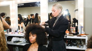 Sao Paulo (SP), 10/15/2025 - Beauty/Social/Lilly Sarti  Social and backstage at the Lilly Sarti show at Sao Paulo Fashion Week - SPFW N60, at the Iguatemi Theater, at the Iguatemi Shopping Mall in Sao Paulo  (milene cardoso/thenews2)