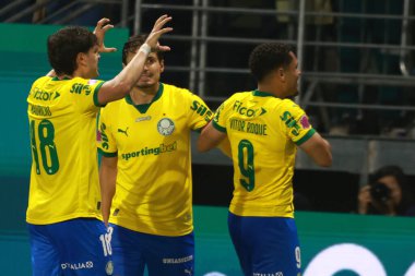 Sao Paulo (SP), 10/15/2025 - Brasileirao/Palmeiras vs Red Bull Bragantino  Vitor Roque of Palmeiras scores and celebrates his goal in the match between Palmeiras and Red Bull Bragantino, for the 28th round (Leco Viana/Thenews2)