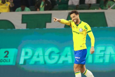 Sao Paulo (SP), 10/15/2025 - Brasileirao/Palmeiras vs Red Bull Bragantino  Felipe Anderson of Palmeiras scores and celebrates his goal in the match between Palmeiras and Red Bull Bragantino (Leco Viana/Thenews2)