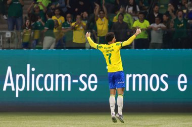 Sao Paulo (SP), 10/15/2025 - Brasileirao/Palmeiras vs Red Bull Bragantino  Felipe Anderson of Palmeiras scores and celebrates his goal in the match between Palmeiras and Red Bull Bragantino (Leco Viana/Thenews2)