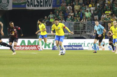 Sao Paulo (SP), 10/15/2025 - Brasileirao/Palmeiras vs Red Bull Bragantino - Player Raphael Veiga during the match between Palmeiras and Red Bull Bragantino, for the 28th round of the Brazilian Football Championship (Leco Viana/Thenews2)