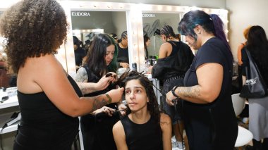 Sao Paulo (SP), 10/15/2025 - Beauty/Social/Lilly Sarti  Social and backstage at the Lilly Sarti show at Sao Paulo Fashion Week - SPFW N60, at the Iguatemi Theater, at the Iguatemi Shopping Mall in Sao Paulo  (milene cardoso/thenews2)