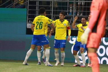 Sao Paulo (SP), 10/15/2025 - Brasileirao/Palmeiras vs Red Bull Bragantino  Vitor Roque of Palmeiras scores and celebrates his goal in the match between Palmeiras and Red Bull Bragantino, for the 28th round (Leco Viana/Thenews2)