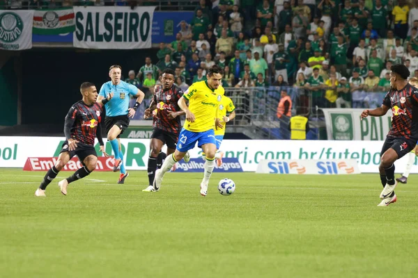 Sao Paulo (SP), 10/15/2025 - Brasileirao/Palmeiras vs Red Bull Bragantino - Player Raphael Veiga during the match between Palmeiras and Red Bull Bragantino, for the 28th round of the Brazilian Football Championship (Leco Viana/Thenews2)