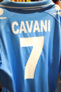 Milan (İtalya), 16 Ekim 2025 - Memorabilia Trading Milano / Autographed Soccer Jersey - Memorabilia Trading Milano, orijinal ürünleri satan ve değiş tokuş eden bir mağazadır. (Edson de souza 2nci bölüm))       