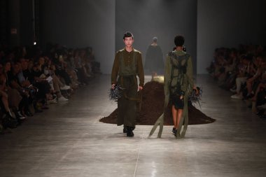 Sao Paulo (SP), 10 / 16 / 2025 - Moda Şovu / Kral Çocuk Leandro Castro moda gösterisi Sao Paulo Moda Haftası - SPFW N60, Pacubra, Sao Paulo 'daki Ibirapuera Park, bu Perşembe, 16 Ekim 2025. (Fabricio Bomjardim / The Newws2)
